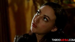 Stepdad fucks stepdaughter yake kama mwalimu ambao humuadhibu slutty schoolgirl