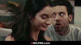 Mke na Kuipotosha Upelelezi - XMILFED.com