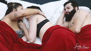 Menage com anal e nzuri na cara das duas amiguinhas. (veja kamili hakuna NYEKUNDU)