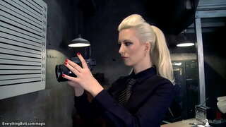 Boobs kubwa MILF cop Cherry Lenye anal toys brunette mahabusu Maddy O Reilly katika ofisi kisha anal fucks yake na Veronica Avluv katika kiini gerezani threesome