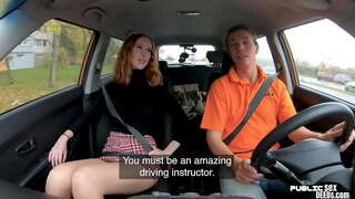 Böyük Britaniya qırmızı saçlı sucks üzvü, yol müəllimi qarşısında cinsi