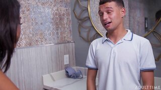 Vienna Nyeusi Hawakupata Rafiki Yake Wacking Mbali na Moms Yake Bra!