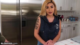 Kutafuta Hatua Yangu-Binti Nudes