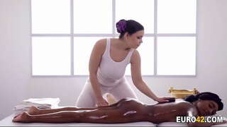 Mimi upendo wangu msagaji mkandaji kubwa boobs